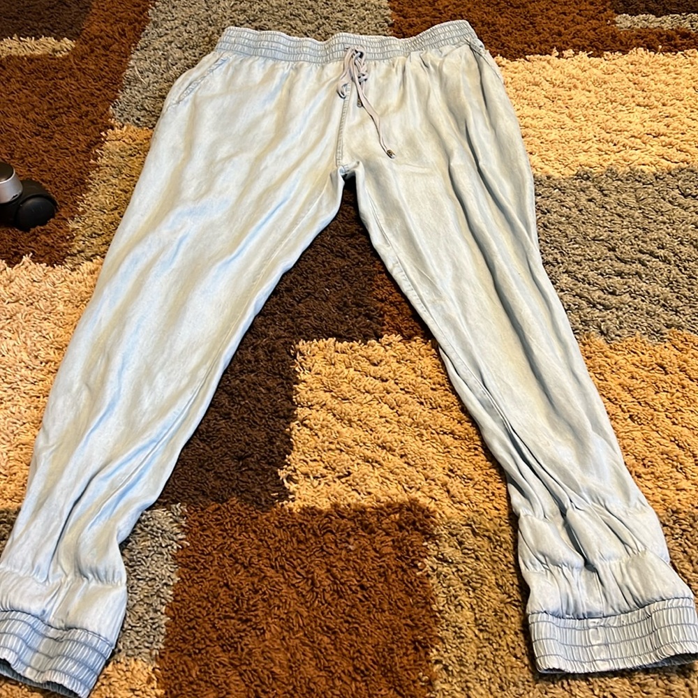 1250 c 100% Tencel pants.